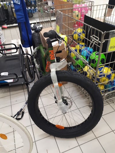 Photos of Auchan store in Miskolc-South