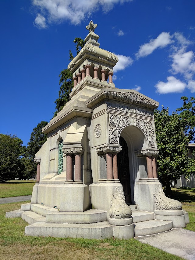 Woodlawn Cemetery