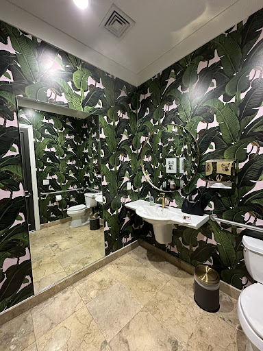 SKYN Elegant Aesthetics Gallery - United States
