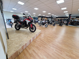 Photo n°13 de TECHNIC RACING à Vézac (Magasin de motos)