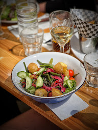 Photo n°32 de Upper Café à Paris (Bar à tapas)