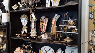 Photo n°3 de L'Epée Royale à Villers-Cotterêts (Magasin de souvenirs)