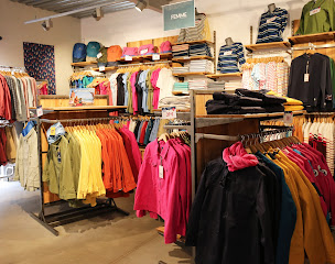 Photo n°15 de Vêtements marins Mousqueton Plescop - Magasin de déstockage à Plescop (Magasin de vêtements)