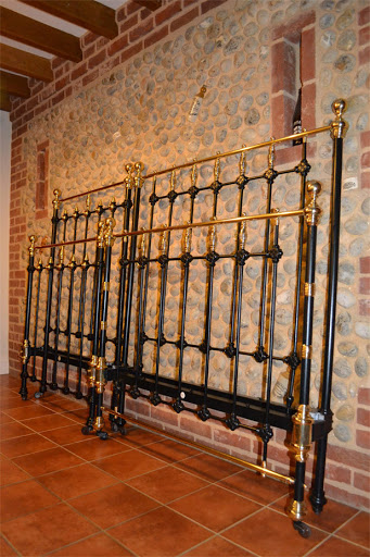 Coast to Country Antique Beds