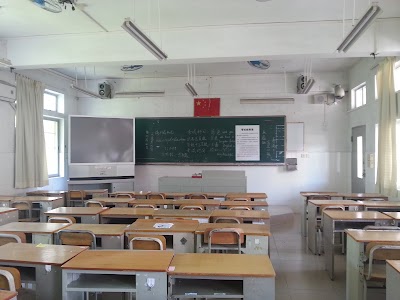 Photos of Doumen District first middle school
