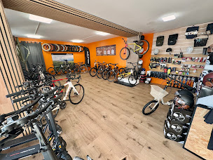 Photo n°4 de L' atelier cycle de Xavier - Vélo - Trottinette - Fatbike - SUNN - MARIN - ELWING - EXS - NINEBOT - MOBYGUM à Le Passage (Atelier de réparation de véhicules de loisirs)