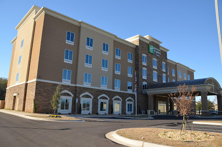 Holiday Inn Express & Suites Albany by IHG 2713 Pointe N Blvd, Albany, GA 31707