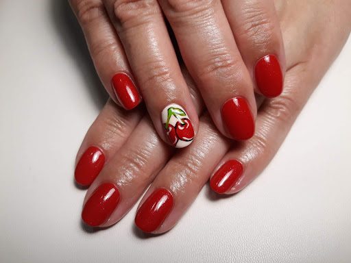 MK Nails and Beauty Studio by Marta Kłopotowska
