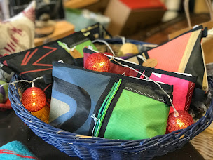 Photo n°15 de Decofee à Garde-Colombe (Tapissier décorateur)