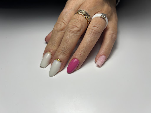 Ongles Marilyn Gallery - France