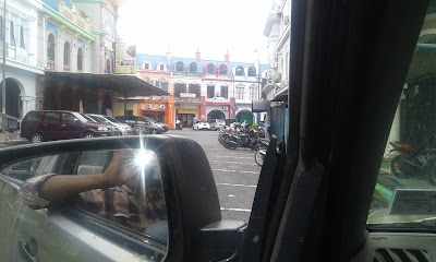 home-goods-store
