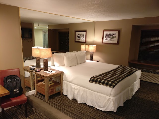 Postmarc Hotel and Spa Suites
