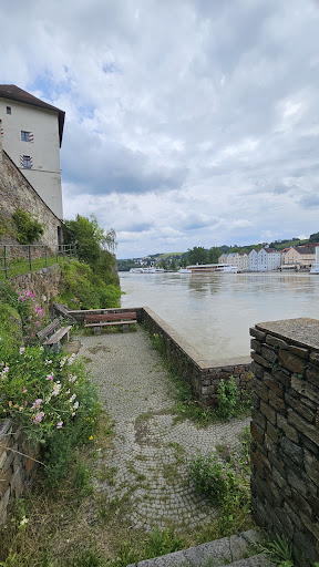 Sitzbänke an der Donau - Thumbnail