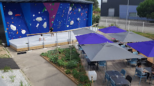 Photo n°9 de Block'Out Nantes Salle d'Escalade - L'Echappée Restaurant à Nantes (Bar)