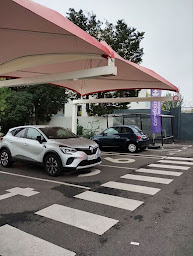 Photo n°18 de Carrefour Location à Briançon (Agence de location de fourgonnettes)