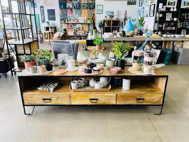 Comentarii opinii despre Industria Design & Gift Store