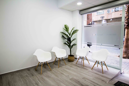De la Torre Clínica Dental | Dentista en Torrevieja - Thumbnail