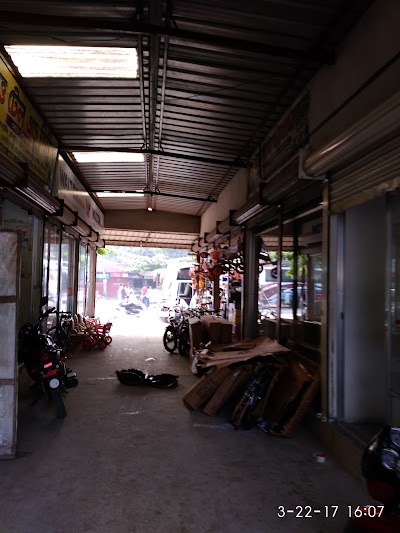 Photos of Haji Monower Market (আলহাজ্ব মনোয়ার মার্কেট)