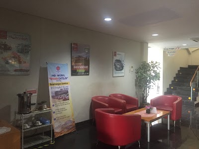Photos of Indomobil Nissan Datsun Serang