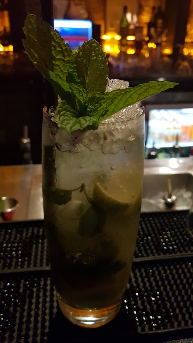 Harringtons Cocktail Lounge