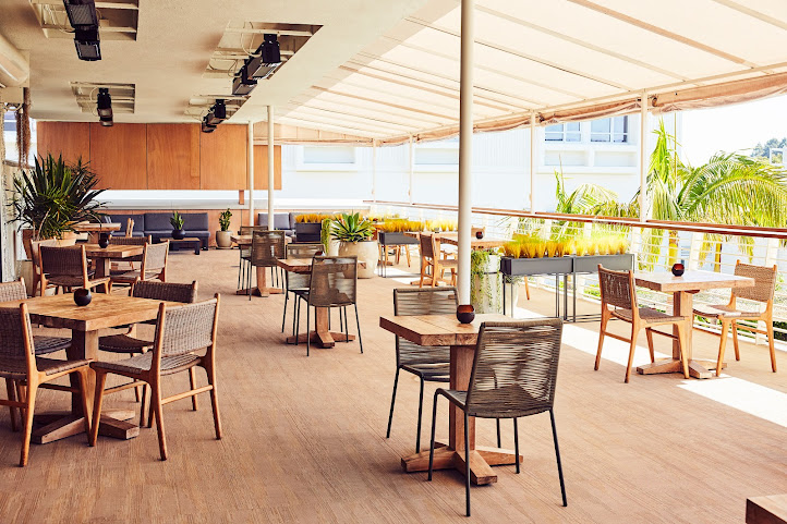 Caravan Swim Club by null