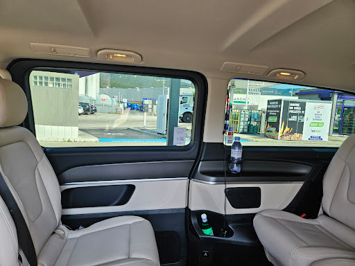 PRIVATE DRIVER 83 / SERVICE DE TRANSPORT AVEC CHAUFFEUR / ALTERNATIVE TAXI VAR Gallery - France