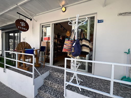 B Store Hediyelik Eşya by Banu Selek