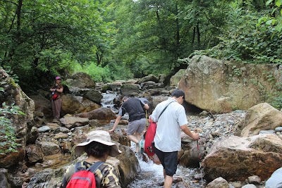 photo of Dongbian Tiechang