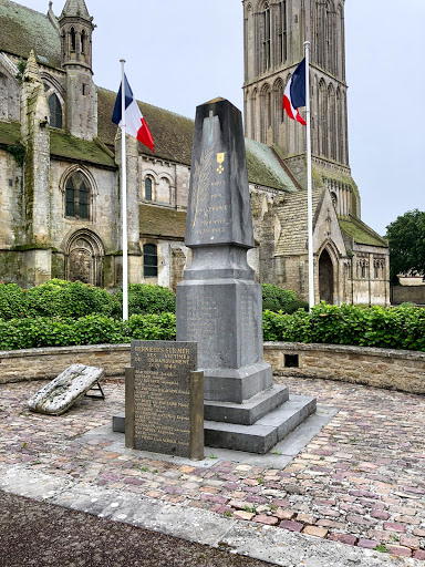 Monument aux Morts de Bernières sur Mer