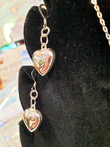 Reviews of Pandora's Box in Swansea - Jewelry
