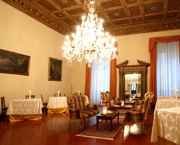 Palazzo Magnani Feroni by null