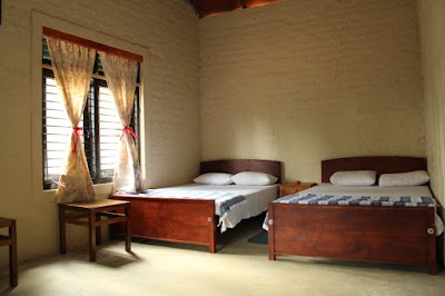 Photos of Knuckles Hideout