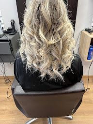 Photo n°7 de Agnès Coiffure à Murat (Salon de coiffure)