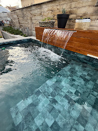 Photo n°5 de PISCINOVE . rénovation et création de piscine à Renage (Société de construction de piscine)