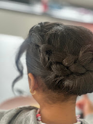 Photo n°10 de Bel’hair à Mésigny (Salon de coiffure)