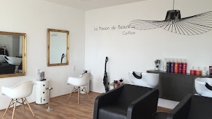 Photo n°1 de La maison de beauté coiffure à Santa-Maria-di-Lota (Salon de coiffure)