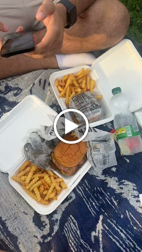 Photo 2 - Dunk Burgers