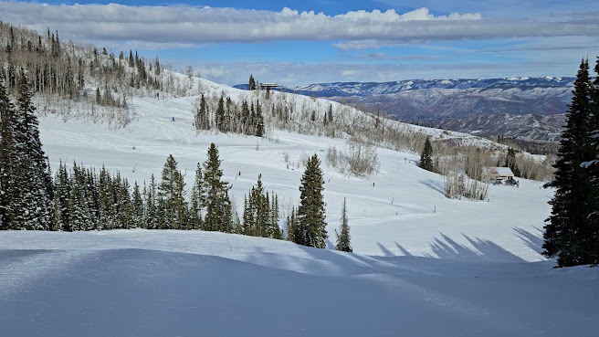 Aspen Snowmass Ski Resort by null