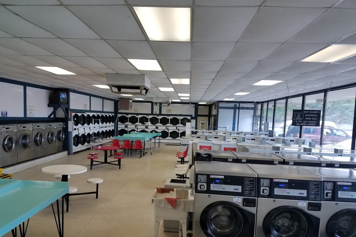 Clean laundry equipment at Wavemax Laundry Inkster, MI in Dearborn, MI