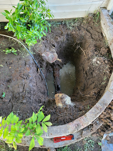 Rooter and Lavish Plumbing - Thumbnail