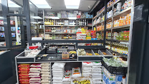 Photo n°2 de CHATEAU ROUGE EXOTIQUE (alimentation) à Mantes-la-Ville (Vente de légumes en gros)