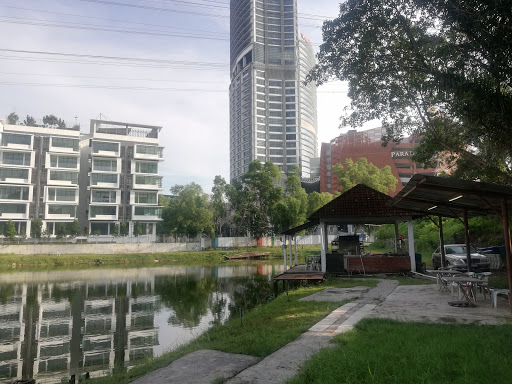 Kelana Laguna Fishing Pond