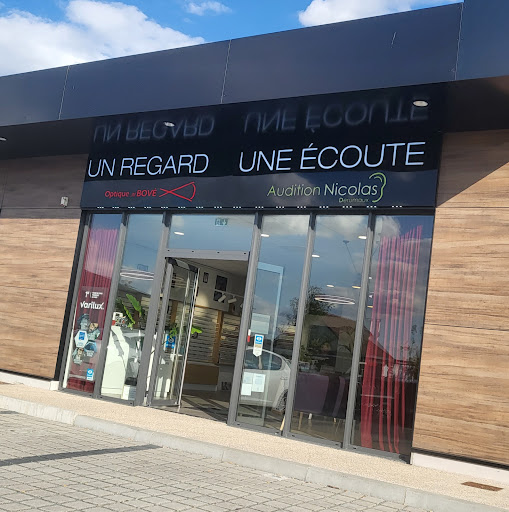 UN REGARD UNE ECOUTE - Thumbnail