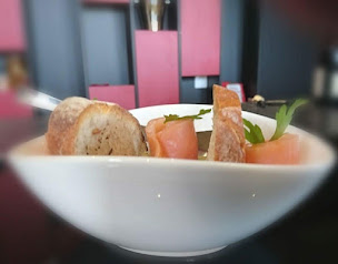 Photo n°7 de L'enverres et l'endroit à Chatte (Cave à vins)