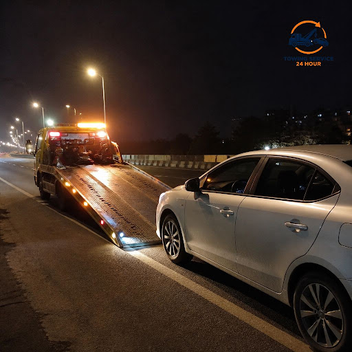 Stuck with a sudden breakdown on Western Express Highway late at night? Don’t panic. Towing Servi… post image