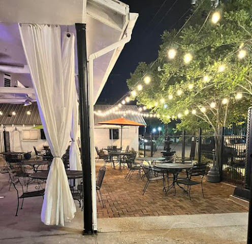 Audibert’s Bistreaux by null