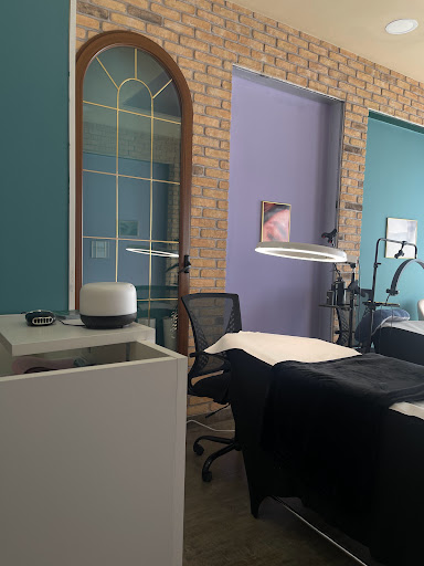 Mas glow studio - Thumbnail