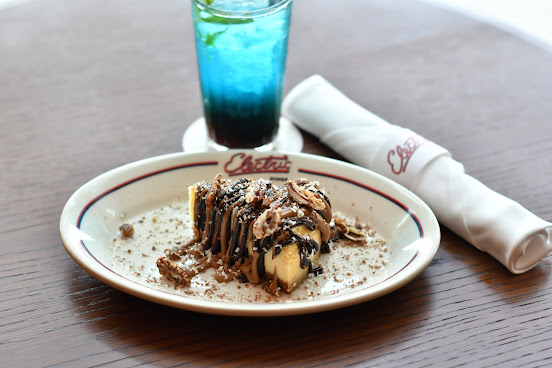 Electric Diner by null