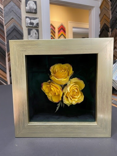 Robin's On Roan Custom Framing and Artisans - Thumbnail