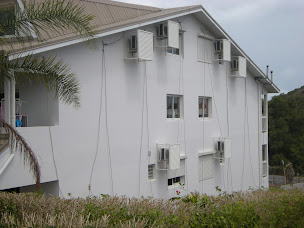 Photo n°18 de J.BERTHOLET travaux acrobatiques multiservices élagage Luberon Vaucluse à Gargas (Service d'élagage)